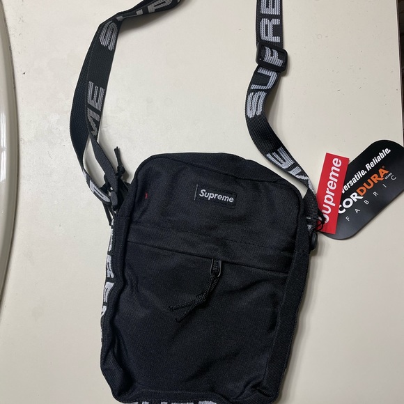 Supreme Shoulder Bag SS18 - Black - Picture 3 of 4